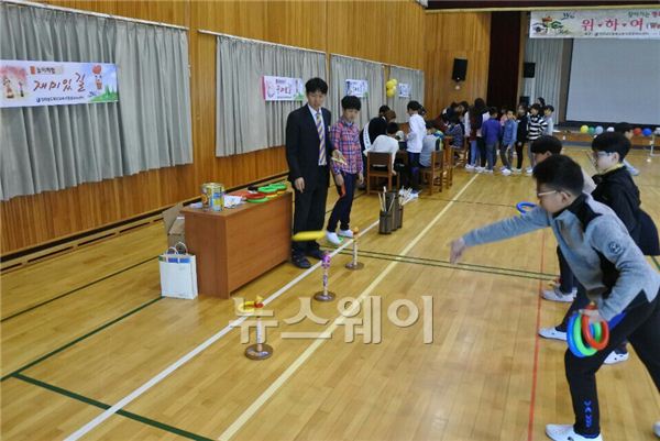 담양교육지원청(교육장 공영휴) Wee센터에서는 매달 관내 초·중학교 학생을 대상으로 찾아가는 상담 부스를 운영한다.