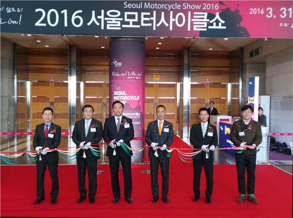 2016서울모터사이클쇼(Seoul Motorcycle Show 2016)’가 31일 서울 삼성동 코엑스에서 개막식을 시작으로 공식 일정에 돌입했다. 사진=서울모터사이클쇼 제공