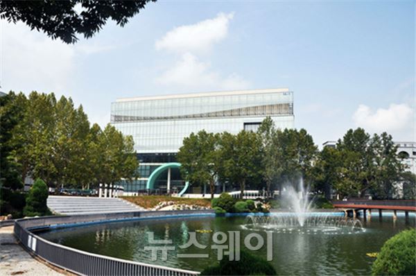 원광대학교 수덕호 전경<사진>