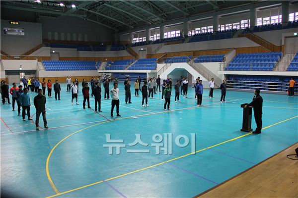 담양소방서(김도연 서장)은 지난 7일 담양종합체육관에서 전 직원을 대상으로 체력검정을 실시했다.