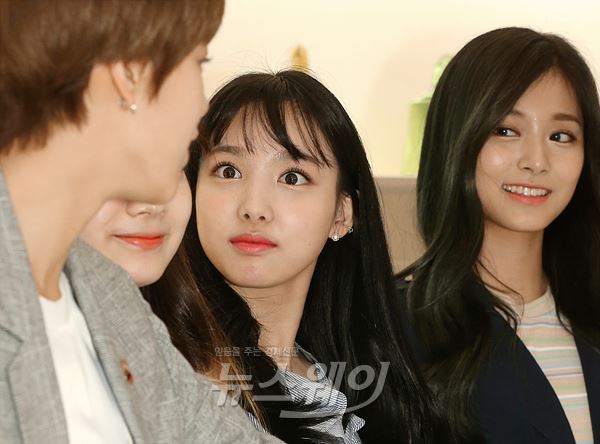 ‘레드체뚜’ 한정판 ‘트와이스백’ 출시 기념 팬사인회. 사진=이수길 기자 leo2004@newsway.co.kr