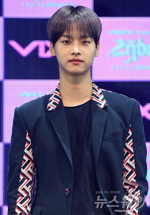  빅스 엔 “방탄소년단·세븐틴 멋있어, 눈이 즐겁다”