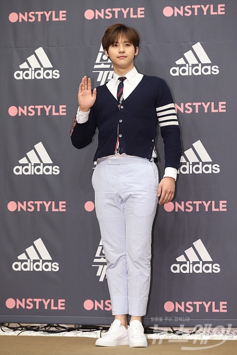 B1A4 신우, ‘떡 벌어진 어깨’