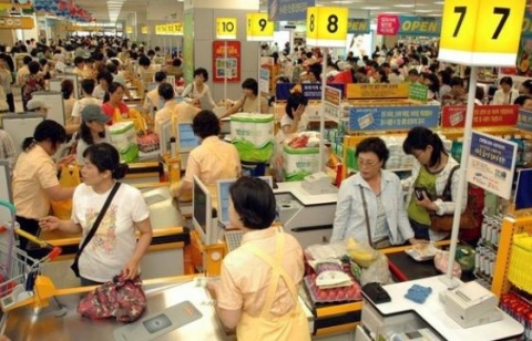 황금연휴 유통업체 매출 7658억원···전년比 48%↑