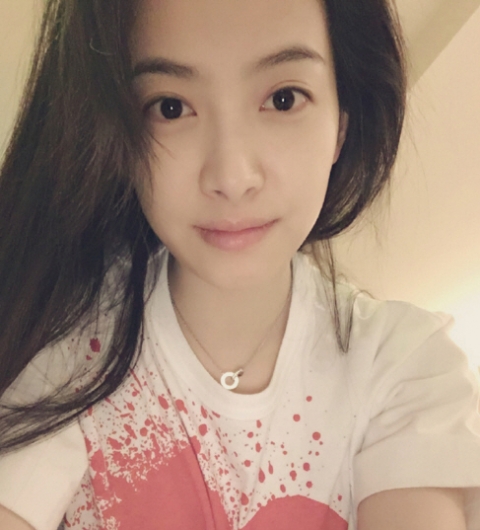 ‘라디오스타’ 빅토리아, 쌩얼 셀피 재조명···‘뚜렷한 이목구비+무결점 피부’ 눈길