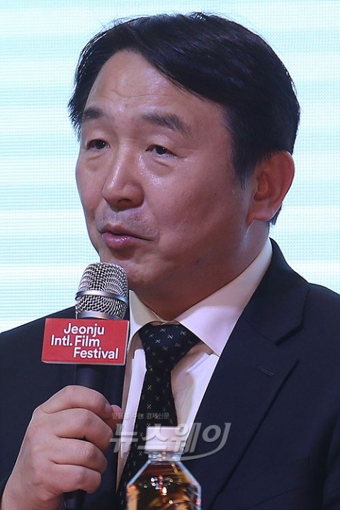  이충직 위원장 “개막작 에단호크 연기, 즐거움 선사할 것”