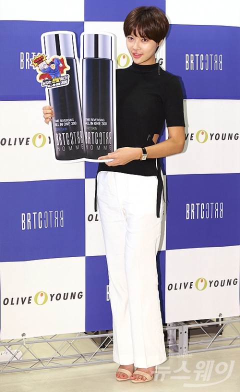 황정음, ‘머리 끝에서 발끝까지 시크’