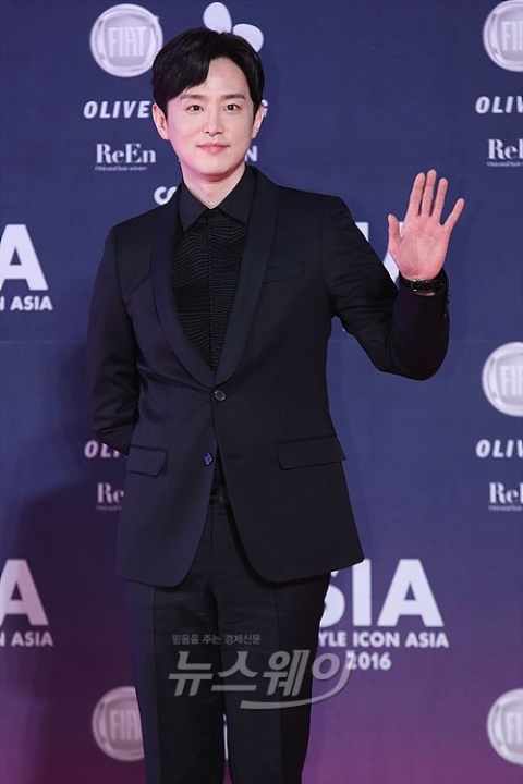 권율, ‘싸우자 귀신아’ 캐스팅 물망···“긍정적으로 검토 중”
