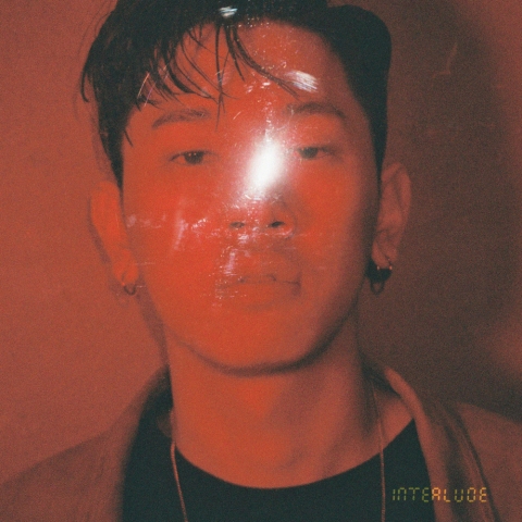 크러쉬, 본격 컴백 신호탄···’인털루드’ 커버 공개