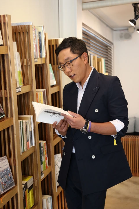  김제동 “출연료 받기 죄송할 때도 있어”