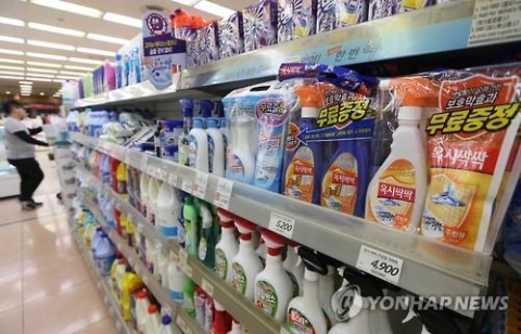 가습기 살균제  피해자, 편의점업계에 옥시 제품 철수 요구