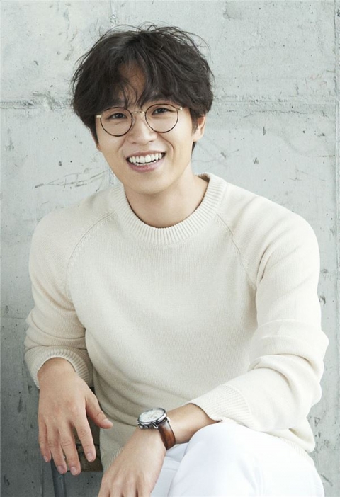 이석훈, ‘푸른밤 종현입니다’ 임시 DJ 맡는다