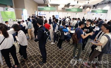 청년실업률 사상 최악···정부정책 어디갔나