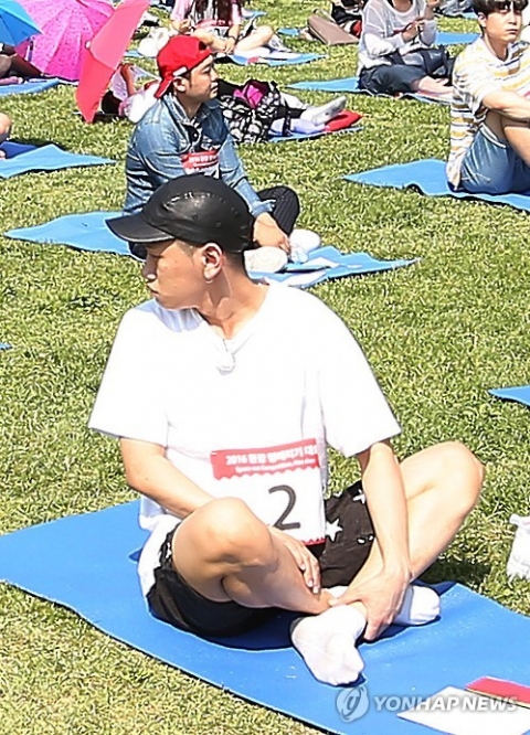 ‘멍때리기 대회’ 크러쉬 참여, 최종 우승까지···“얼떨떨하다”