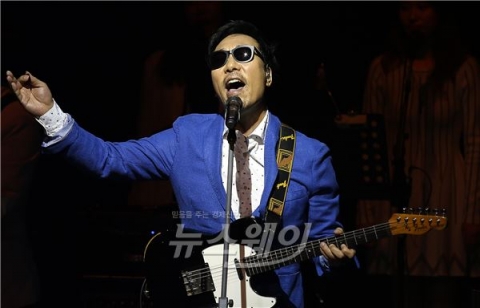 이문세, 조영남 대신 ‘지금은 라디오 시대’ 임시 DJ