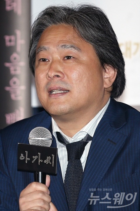  박찬욱 “칸에서 빈손으로 돌아와, 세계 수출 보람”