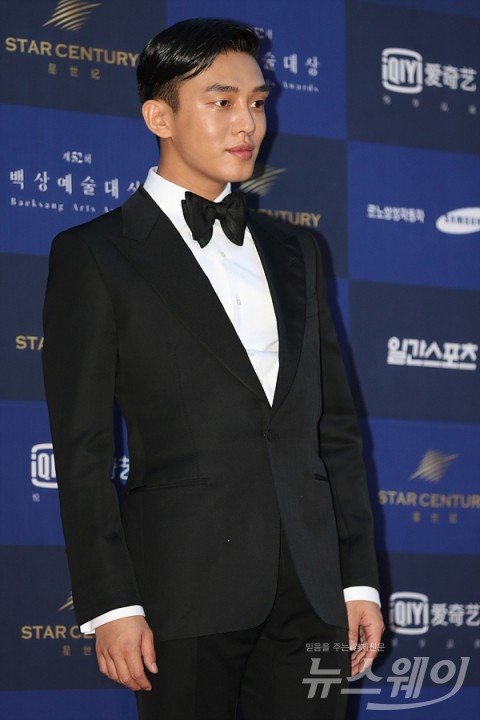 ‘2016 백상예술대상’ 유아인, 수상소감 “카메라 돌아가는 순간 황홀하다”