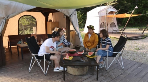 ‘님과 함께’ 허경환·오나미·박성광·신보라, 연애사 털어놓으며 취중진담