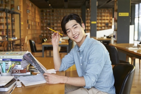 서강준, EBS 토목달 모델 발탁··토익까지 접수