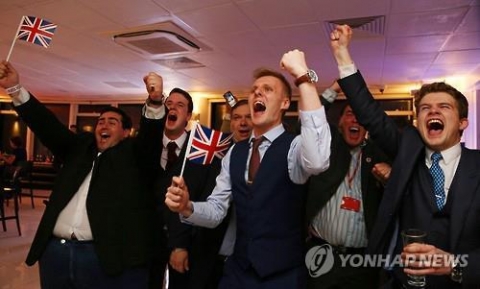 영국의 브렉시트 선택···글로벌 충격 불가피