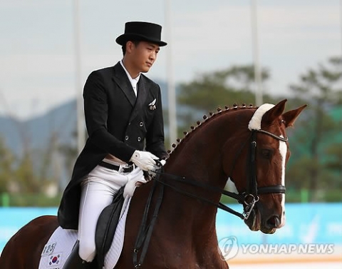 한화 3남 김동선, 승마 개인전 예선 첫날 17위