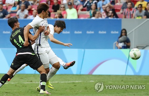 한국 축구, 첫 2회 연속 8강행···2승 올려야 메달 획득