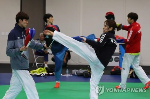 태권전사 금빛 발차기 시동···김소희·김태훈 출격