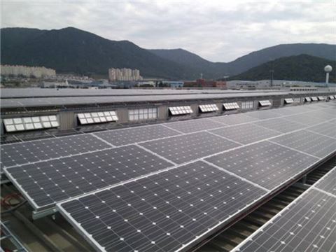 한국GM은 지난해 창원공장에 11.5MW급 태양광 발전시설을 설치했다. 사진=한국지엠 제공
