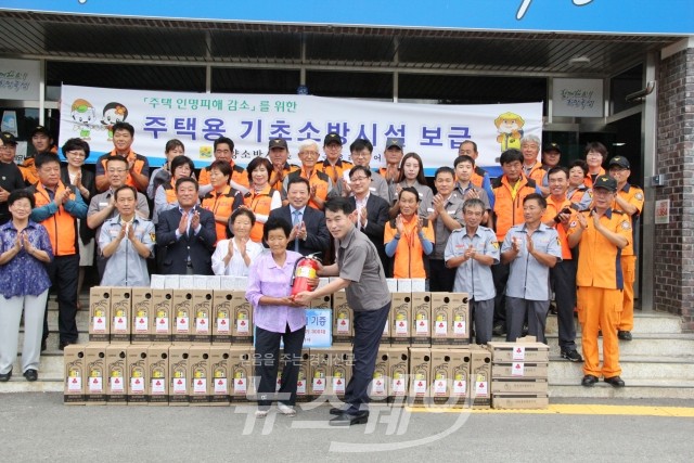 담양소방서, 금호타이어 곡성공장 기초소방시설 기증 행사 기사의 사진