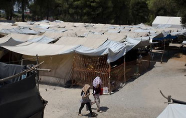 그리스 캠프서 화재 발생, 난민 3천∼4천명 탈출