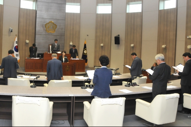쌀값 폭락에 따른 가격 안정화 대책 마련 촉구 결의 기사의 사진
