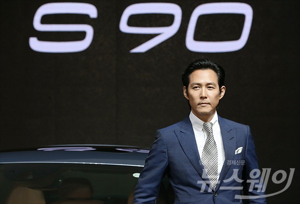 볼보자동차, 플래그십 세단 ‘더 뉴 S90’ 출시 기사의 사진