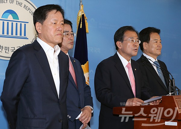 국민의당 주승용 최경환, 윤영일, 정동영 의원 ‘K타워 프로젝트’ 특혜 문제와 관련 기자회견. 사진=이수길 기자 leo2004@newsway.co.kr