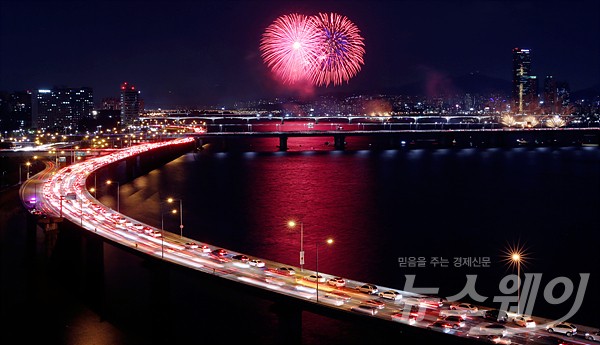 '한글날 연휴' 불꽃축제 등 대규모 행사·집회···교통정체 예상
