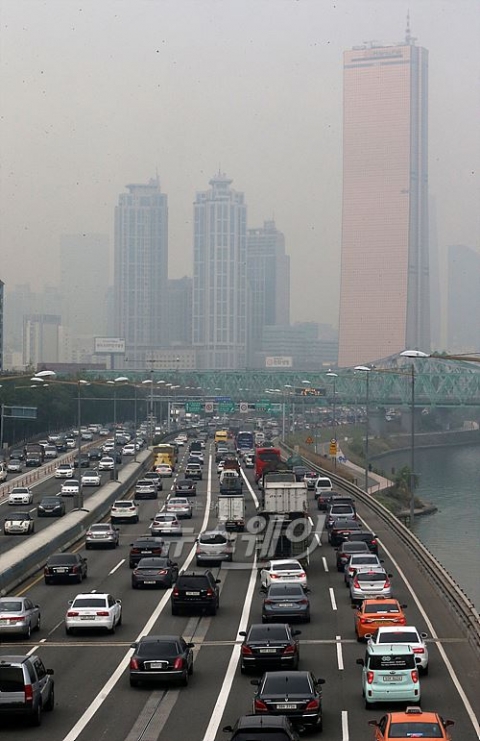  전국 구름 많고 오후부터 맑아져···미세먼지 ‘보통’