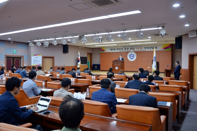 순천대가 21일 ‘제8대 박진성 총장 취임 1주년 기자 간담회’를 개최하고 있다.