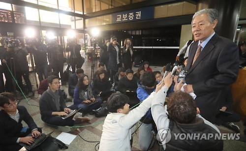 최순실 변호인 이경재 변호사 “최씨 어디에 은거 시킬지 고민했다”사진=연합뉴스 제공