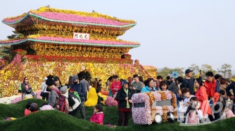 함평국향대전 성황리 폐막..., 궂은 날씨 20만 명 다녀가