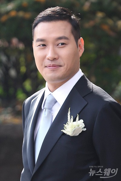 ‘정몽구 회장 외손녀 선아영씨와 탤런트 길용우 아들 길성진씨 결혼식 풍경’ 기사의 사진