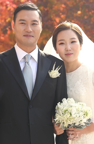 ‘정몽구 회장 외손녀 선아영씨와 탤런트 길용우 아들 길성진씨 결혼식 풍경’ 기사의 사진