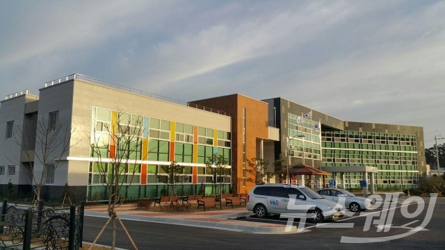 진도군 교육지원청, 달동네길로 신청사 이전 기사의 사진