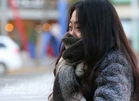  “어제보다 더 추워”···전국 대부분 한파특보, 일부 지역 ‘첫 눈’