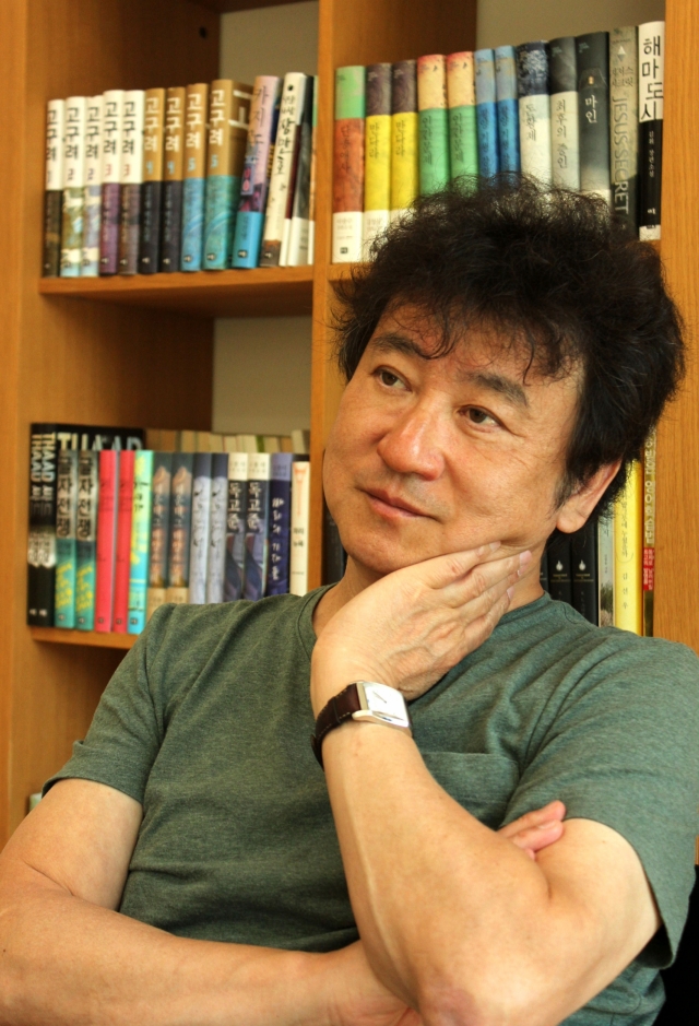 ‘고구려’ 의 저자 김진명을 만나다