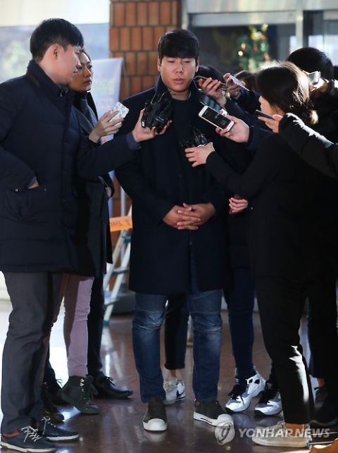 ‘음주 뺑소니’ 강정호, 기소의견으로 검찰 송치