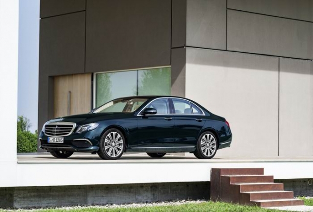 메르세데스-벤츠 더 뉴 E 400 4MATIC. 사진=벤츠코리아 제공