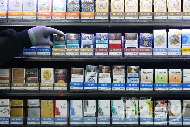 담배 판매량 3개월 연속 감소···흡연 경고그림 영향 있나?