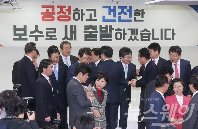 새누리당 비주류의원 29명 탈당 및 ‘개혁보수신당(가칭)’ 창당 공식 선언. 사진=이수길 기자 leo2004@newsway.co.kr