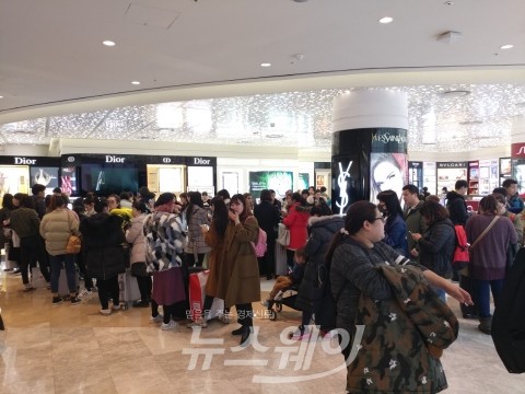신동빈 유죄 확정···롯데면세점 월드타워점 특허 운명은?