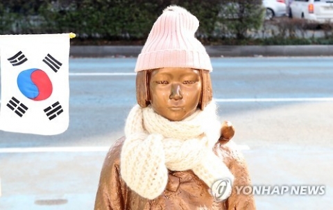 한일 외교장관회담 개최···소녀상 갈등 고비