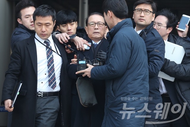김기춘 전 청와대비서실장 영장실질심사. 사진=최신혜 기자 shchoi@newsway.co.kr